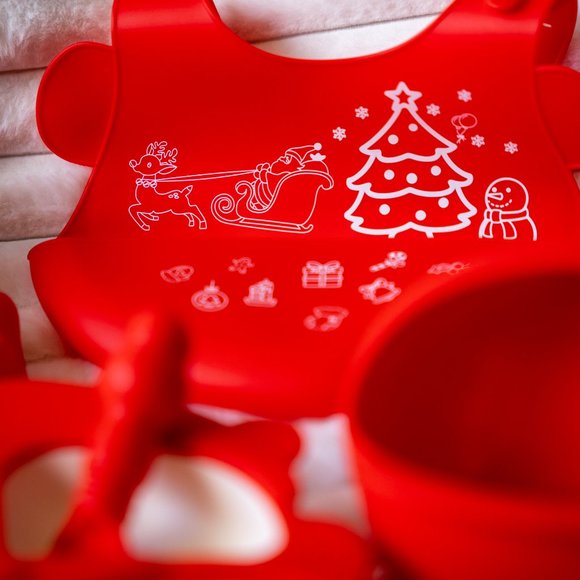 8 Piece Silicone Christmas Dining Set - Picture 2 of 5